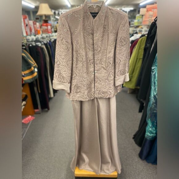 Kathy Roberts Sz. 10 2pc Taupe w/Beading Jacket&Dress - Picture 1 of 4